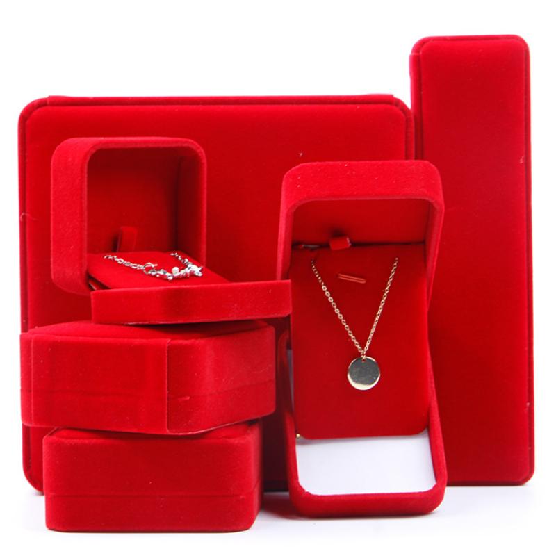 Pendant Box in bright red flannelette box (9*9*4cm