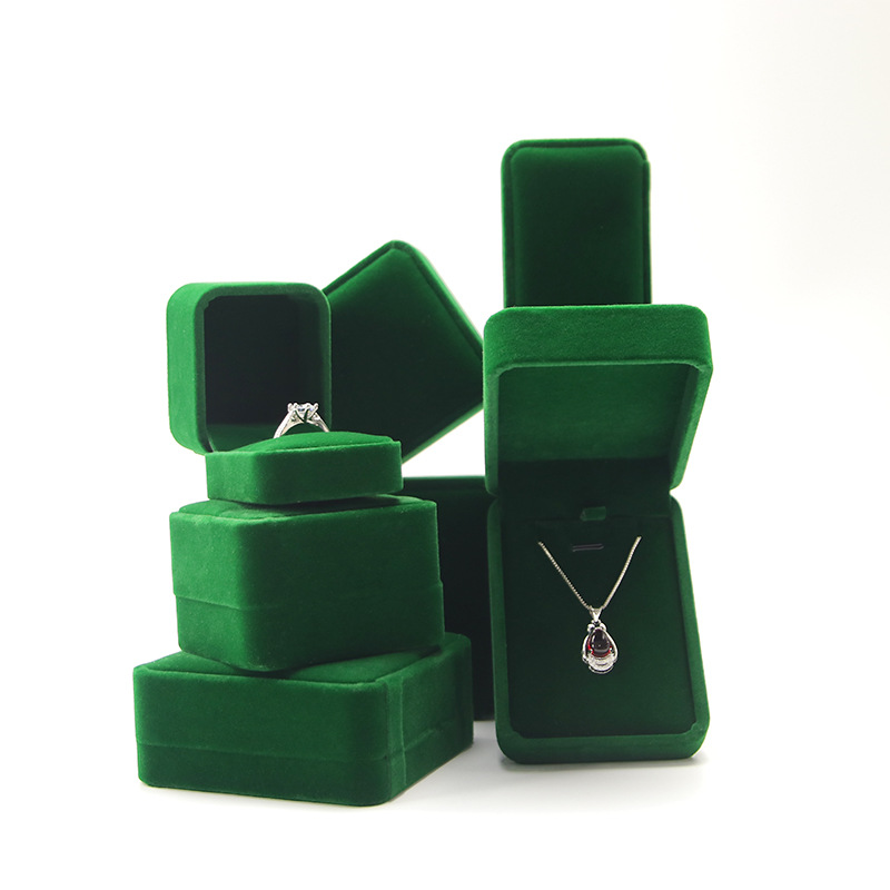 Green flannelette box ring box (6.5*7.5*4.7cm)