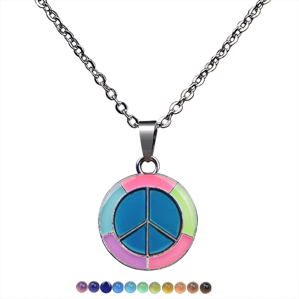 2:Luminous and color-changing necklaces