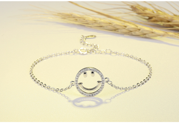 1:Smile emoji bracelet 16 5cm