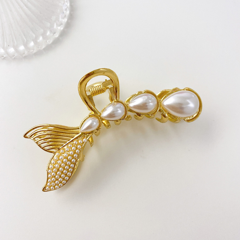 Drop pearl fishtail -8.2cm