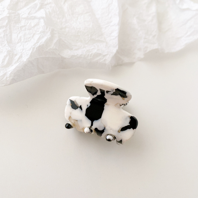 4:The cow color