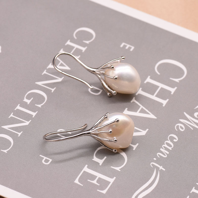 Silver white pearl