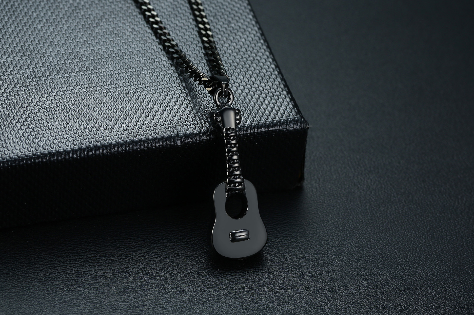 3:Black pendant with chain