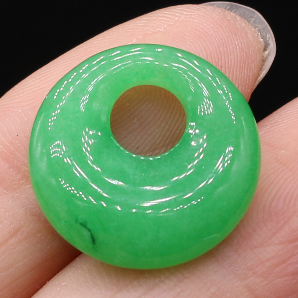 Malay jade diameter 18mm-hole 5.5mm