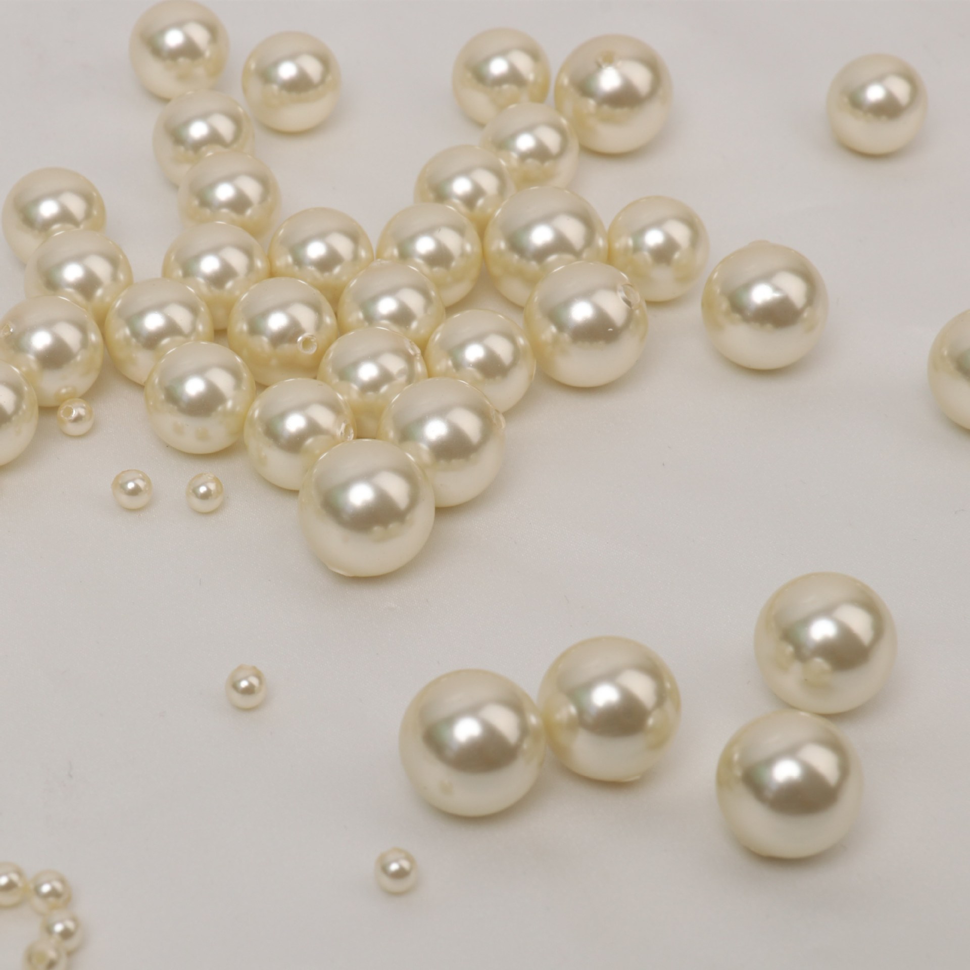 Pearl off-white 8mm