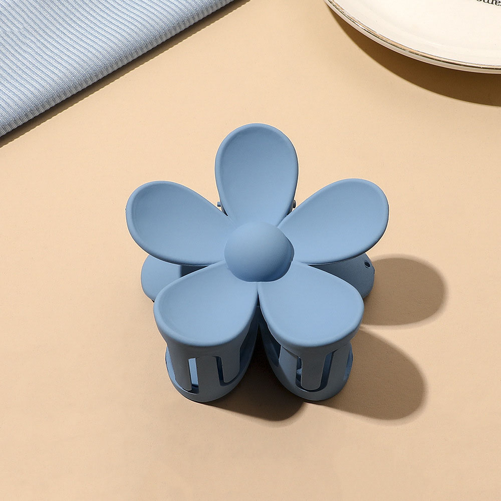 28:Light blue frosted gripping clip-flowers