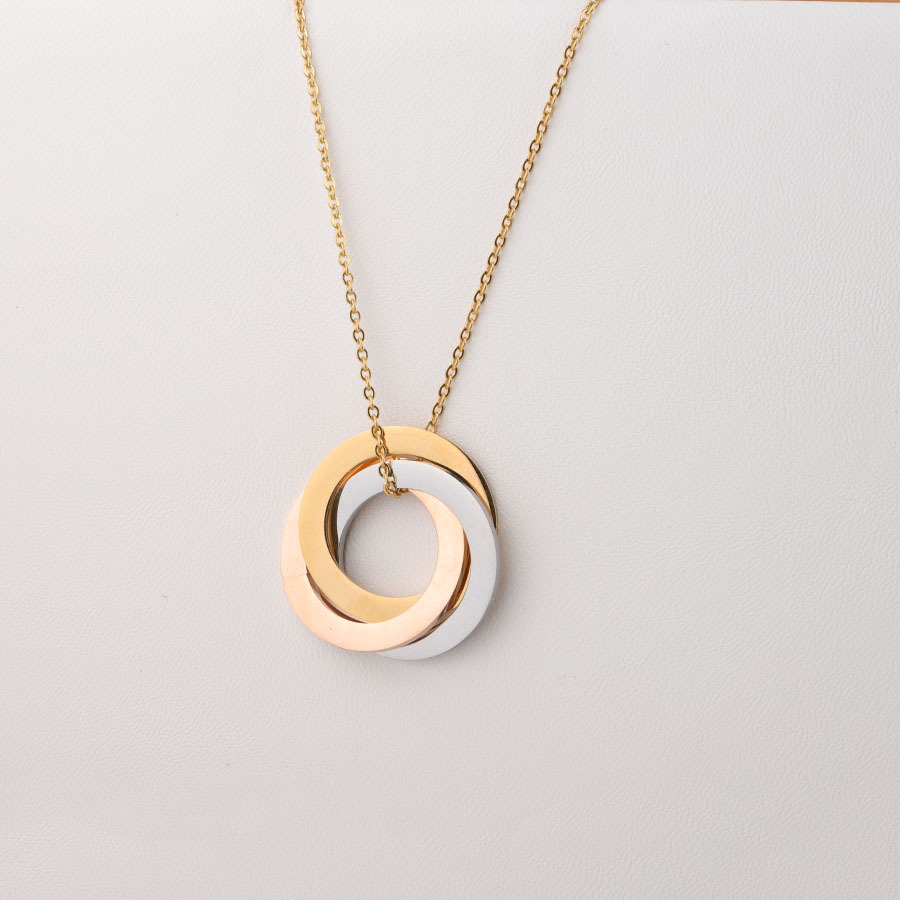 Three-ring three-color necklace