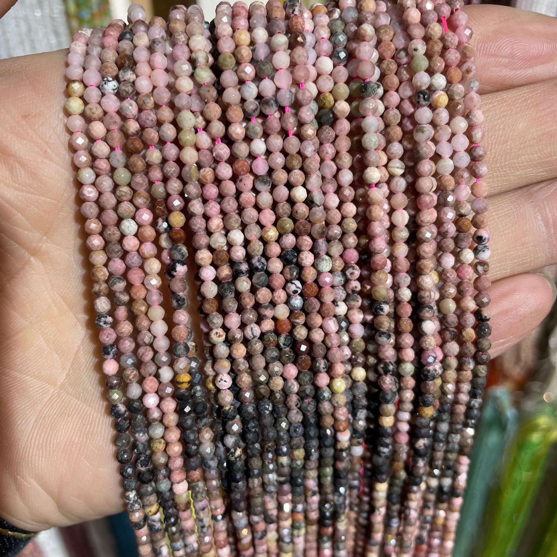 2mm (about 170 beads/strand)