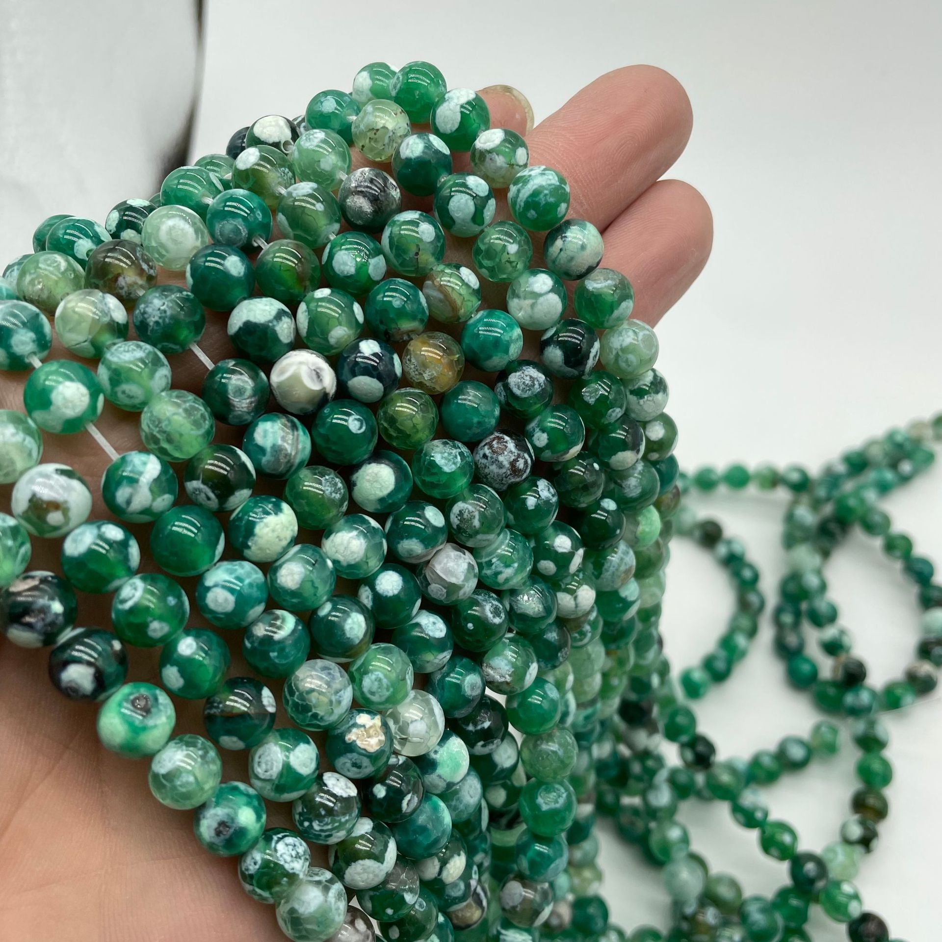 Green, 10mm (about 60 beads/strand)
