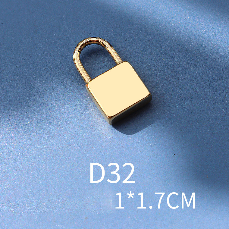 10:D32 golden square lock 1x1.7cm