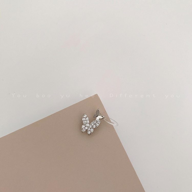8:8# One silver double butterfly ear clip