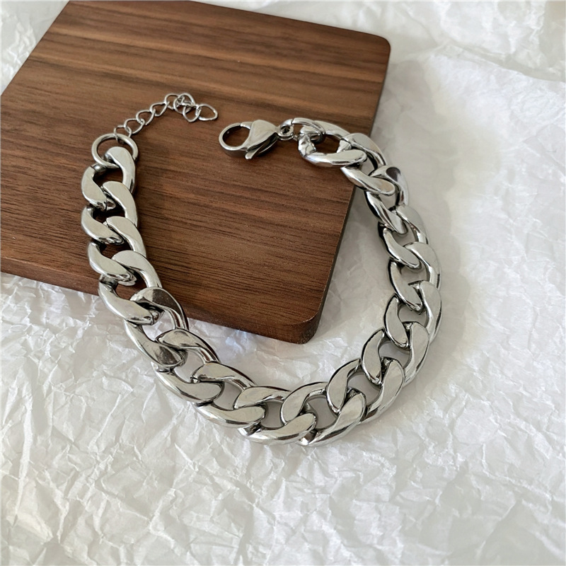 Bracelet (length 19cm, extension chain 3.2cm)