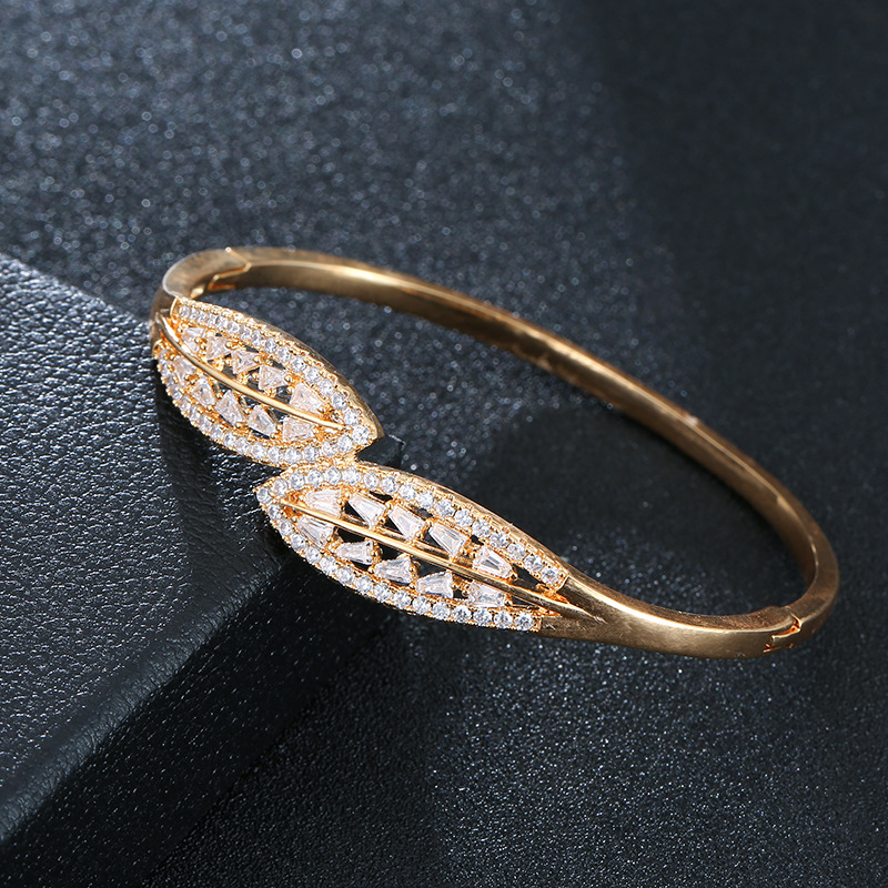 1:A gold color plated bracelet