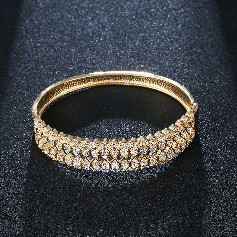 2:B gold color plated bracelet