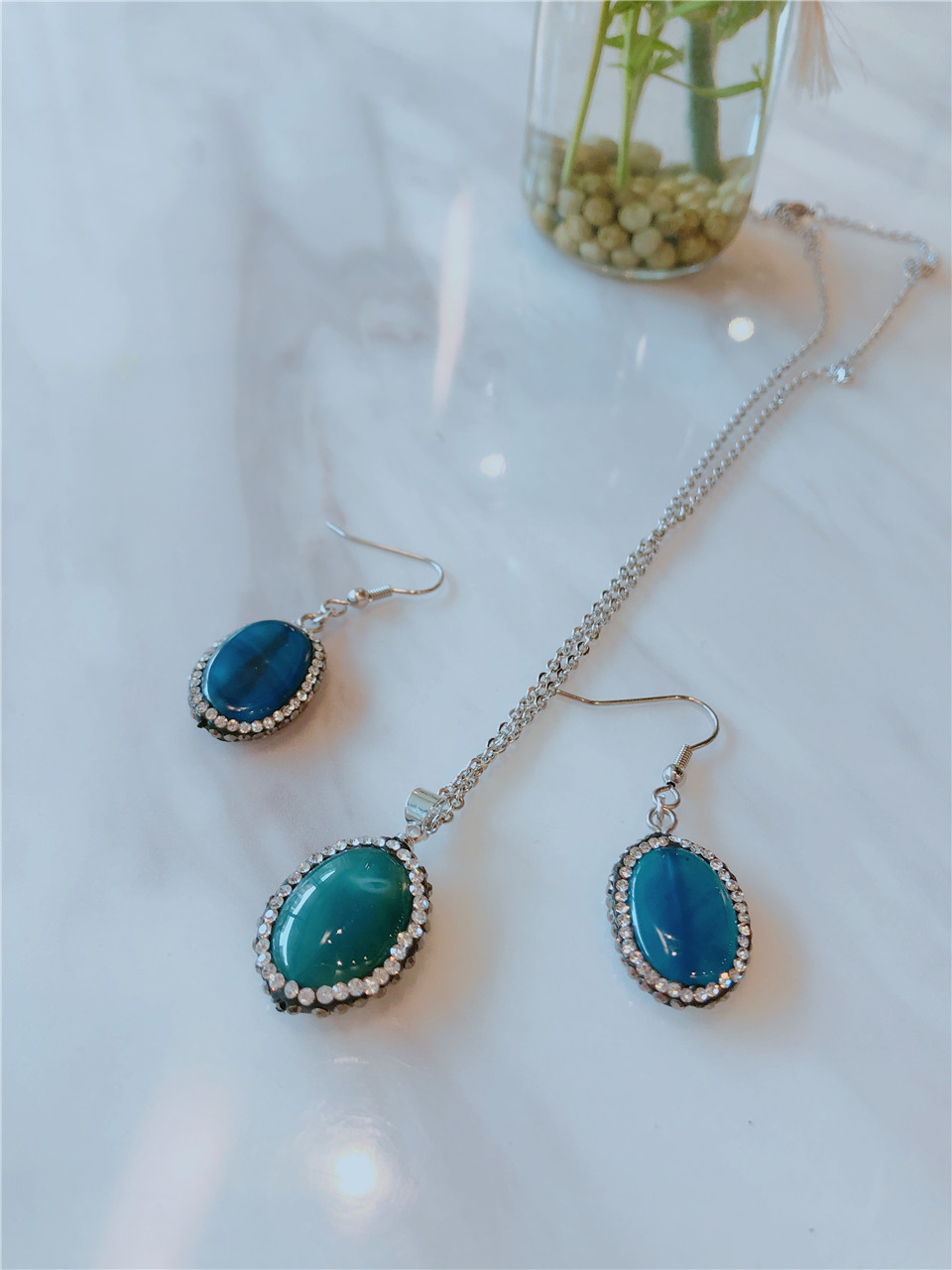 13:A set of blue earrings (10x20mm, chain length 40cm)