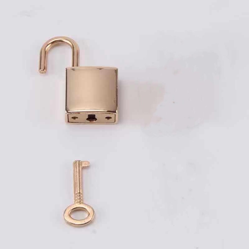 1:Lock and key gold
