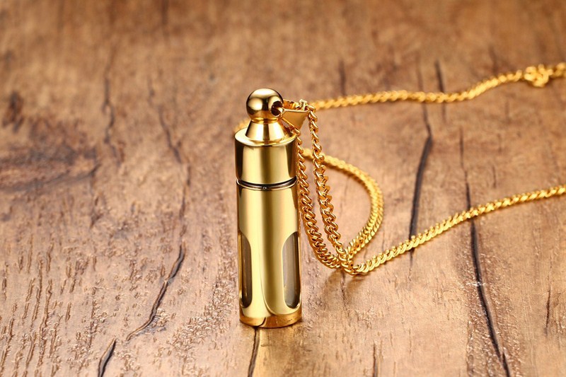 1:Golden pendant with chain 3mm*60cm mill chain