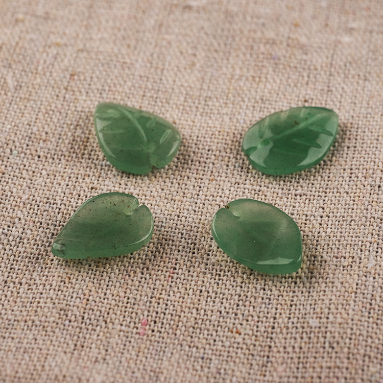 Aventurine jade/curved leaf 13×19mm