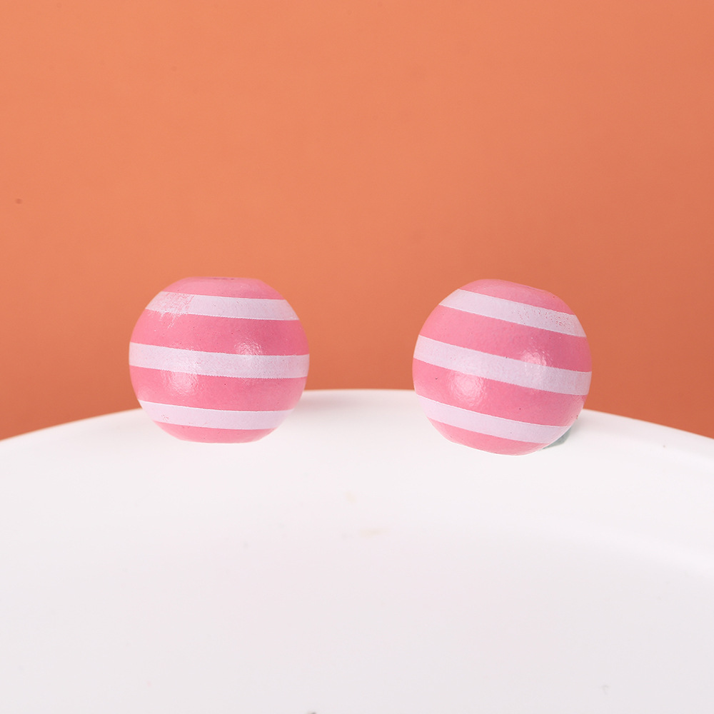 7:White horizontal stripes on pink background