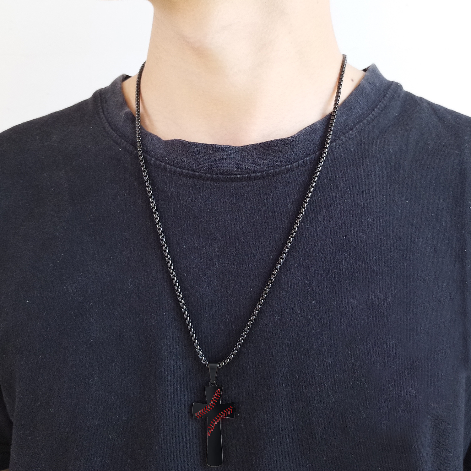 black pendant   chain