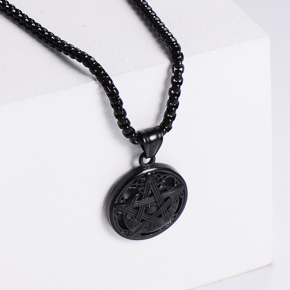 6:【Black】with chain pendant