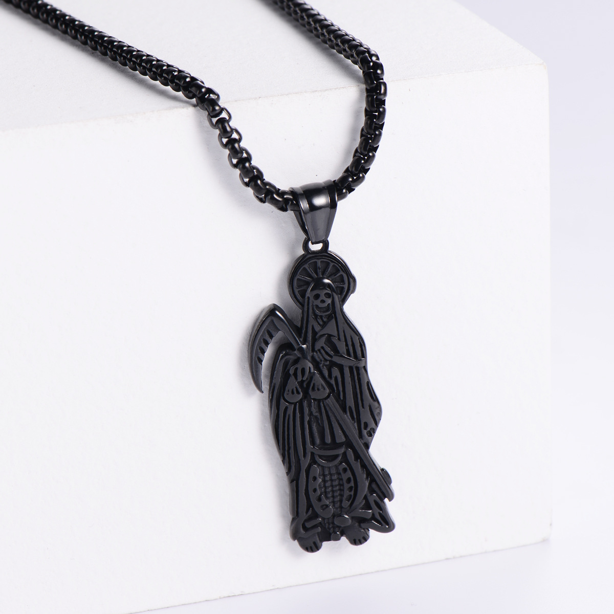6:【Black】with chain pendant
