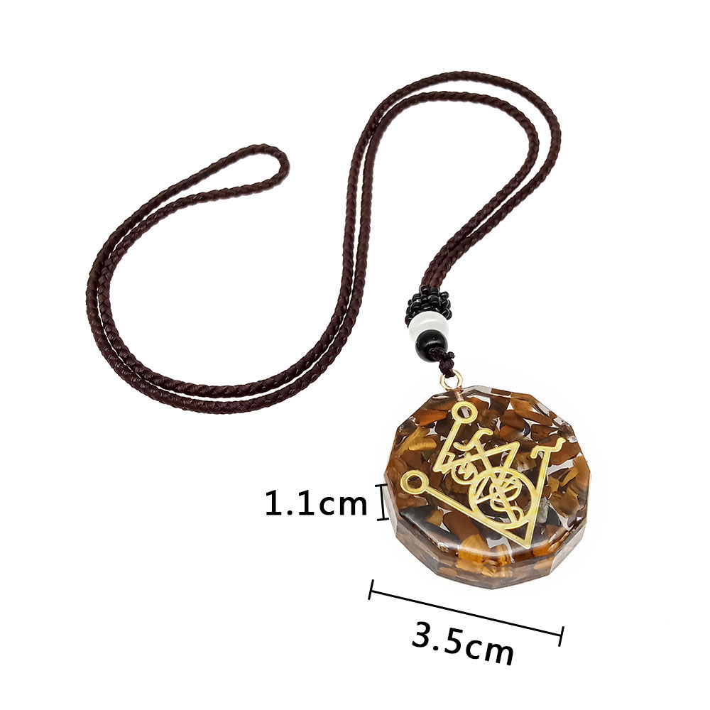 1:Pendant diameter is about 3.5cm, thickness is about 1.1cm, chain length is about 70cm