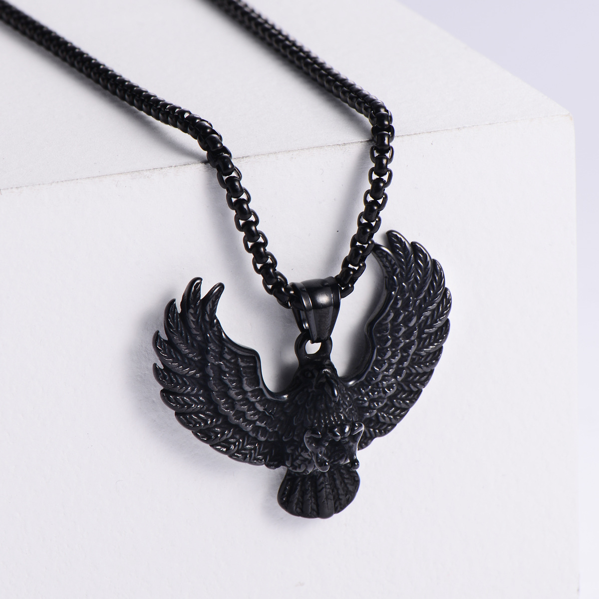 4:【Black】with chain pendant