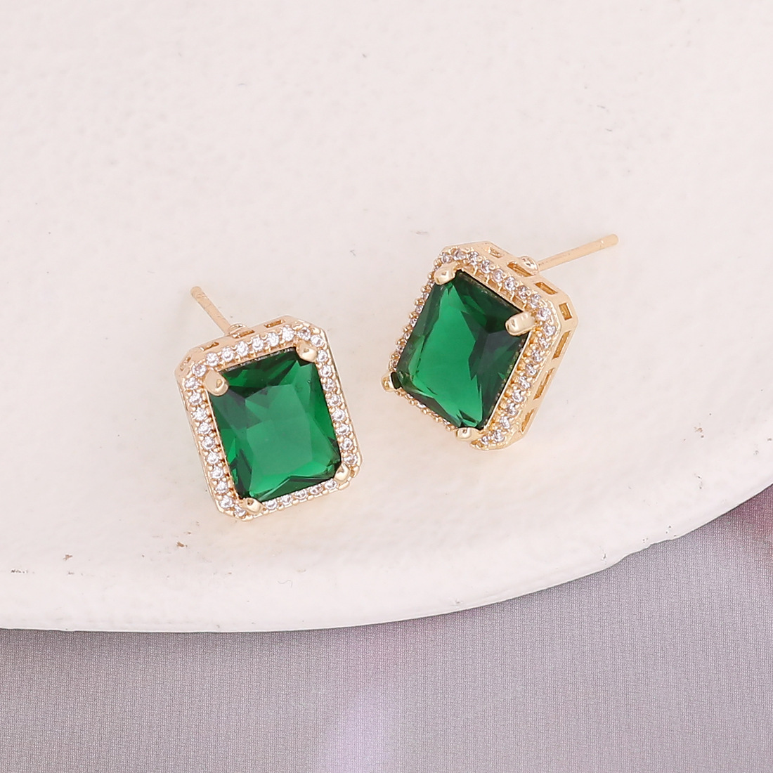 2:green earrings