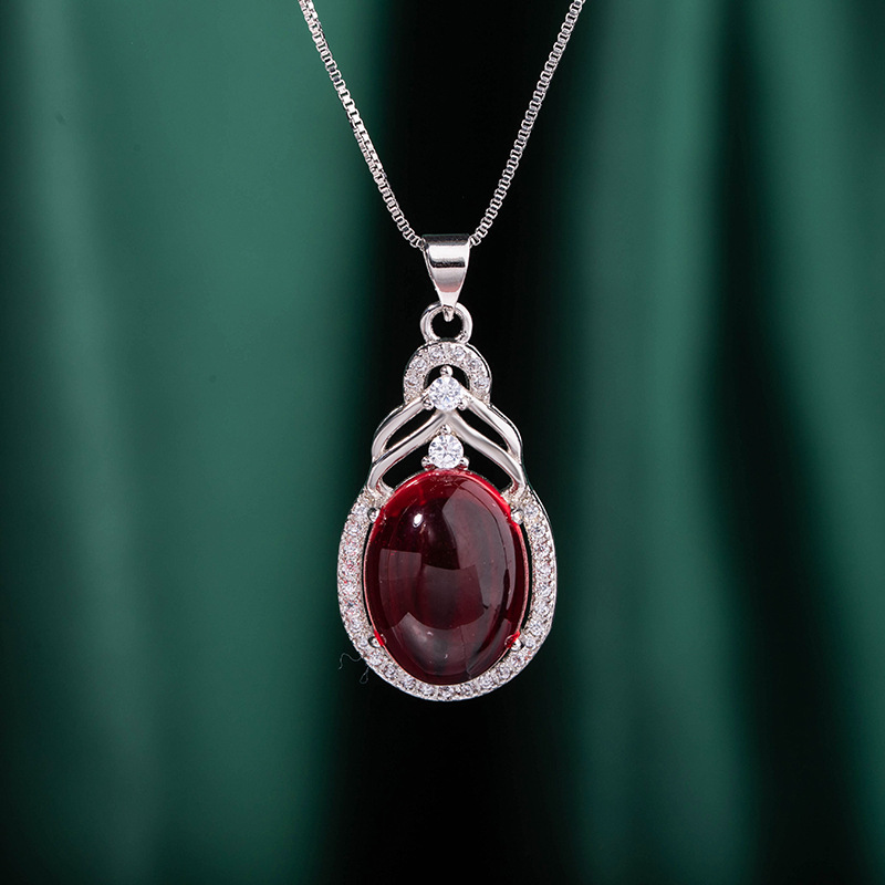 Red pendant (excluding chain)