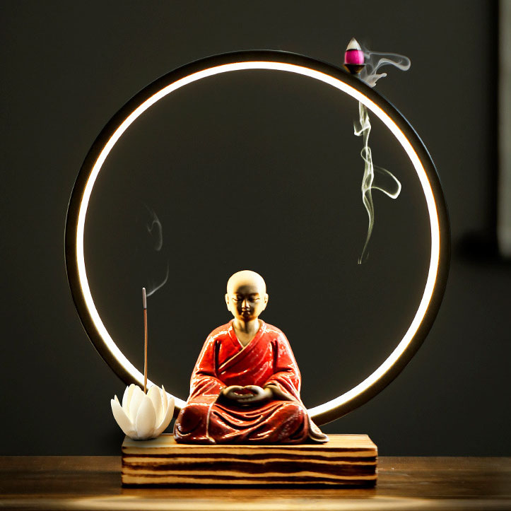 Zen Zen monk (lamp circle + handmade white lotus)