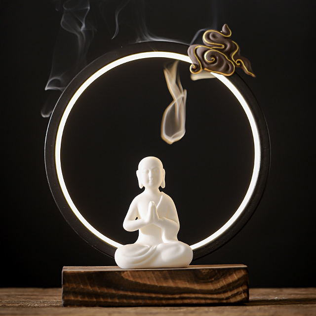 Zen monk with lamp circle 20.5*9.2*23.5cm