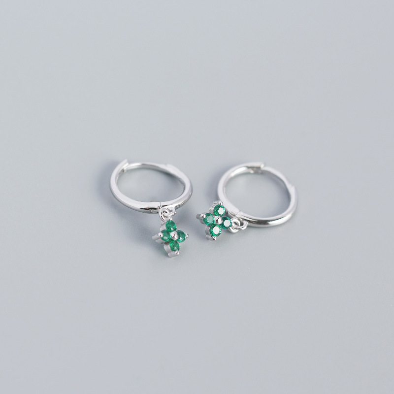  couleur platine plaqué avec CZ verte