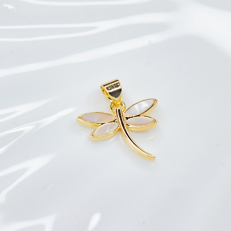 Dragonfly White Shell 20x18mm