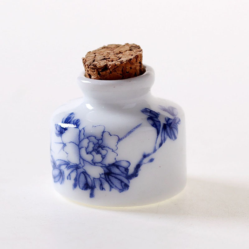4:Short vase blue peony