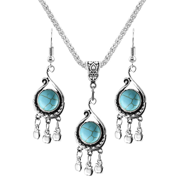 3:necklace   earrings