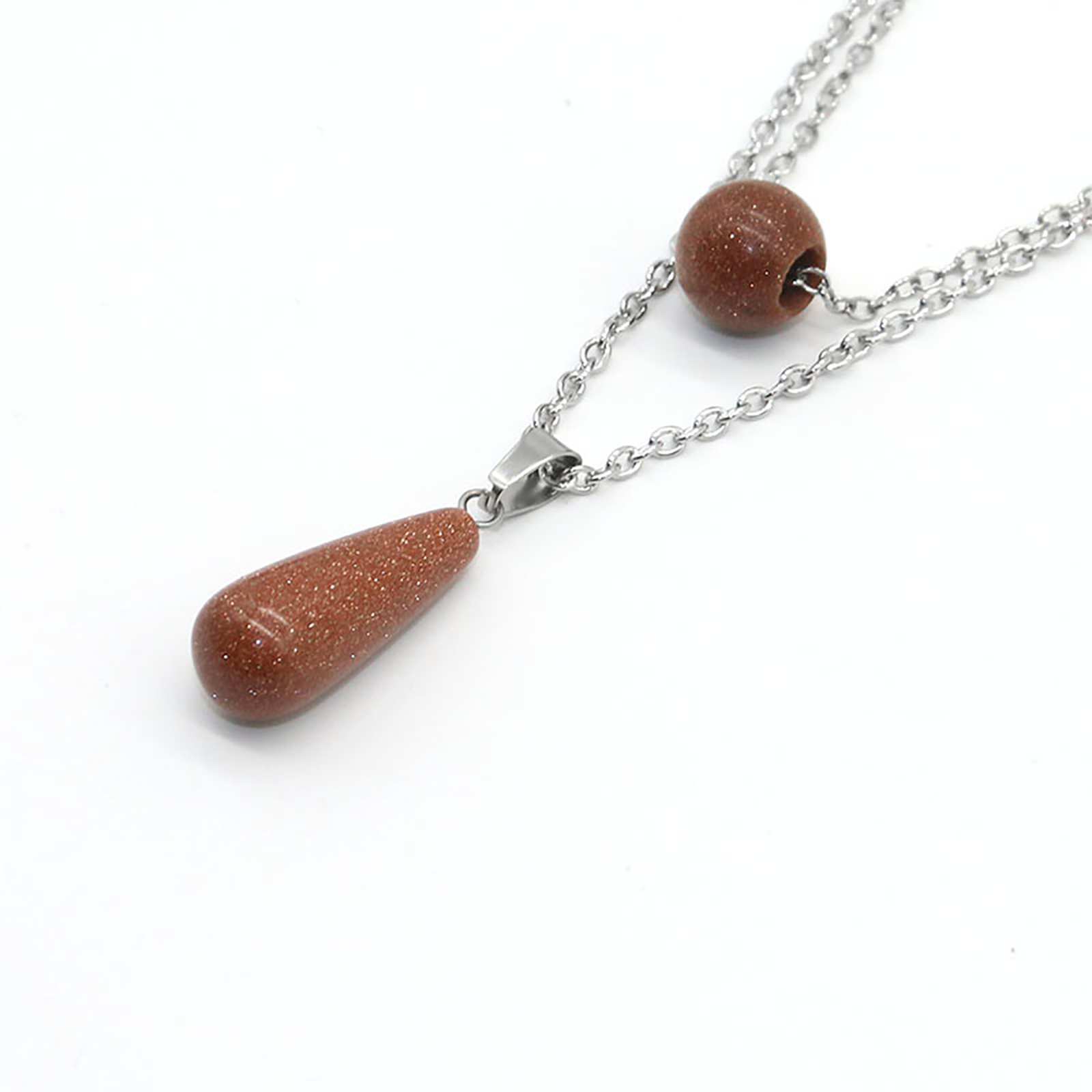 1:The pendant is about 10mm long, about 20mm high, and the double-layer necklace chain is about 50cm long
