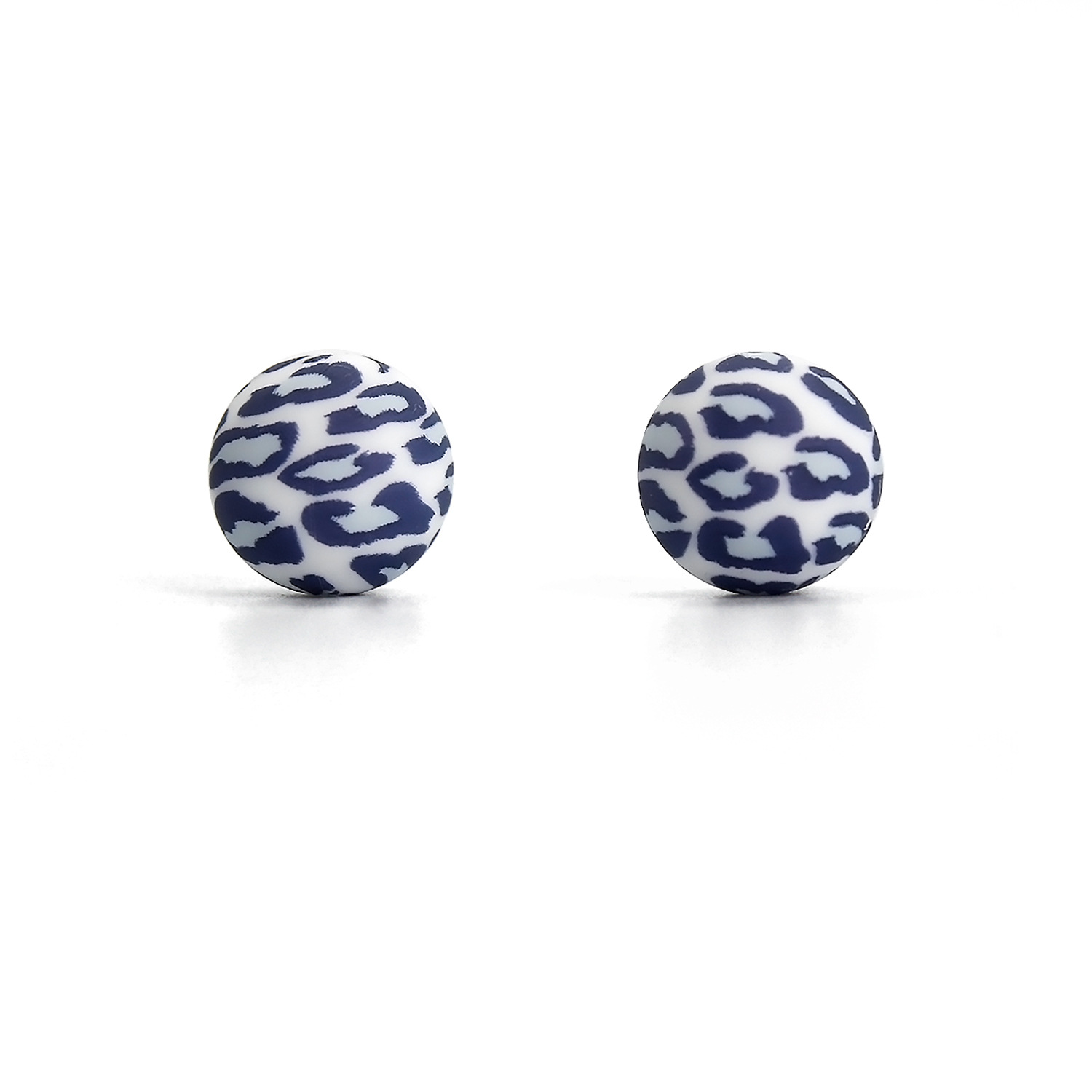 81. White and blue leopard print