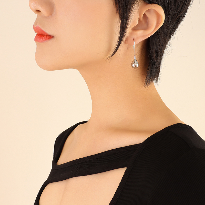 F622- Steel grey pearl earrings