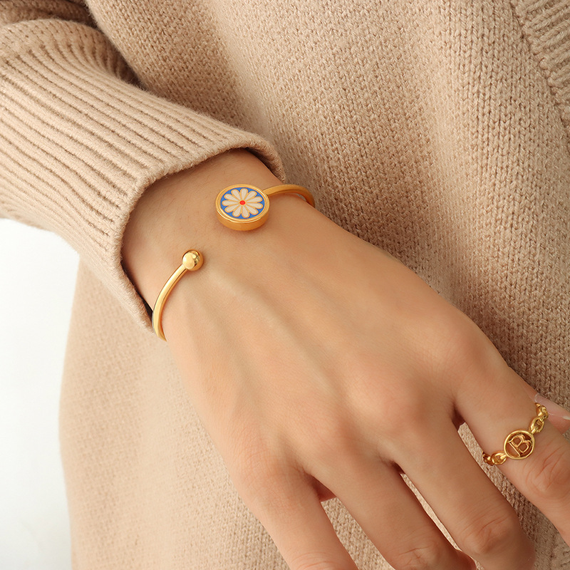 Gold bracelet, inner diameter 16cm, 1.5cm