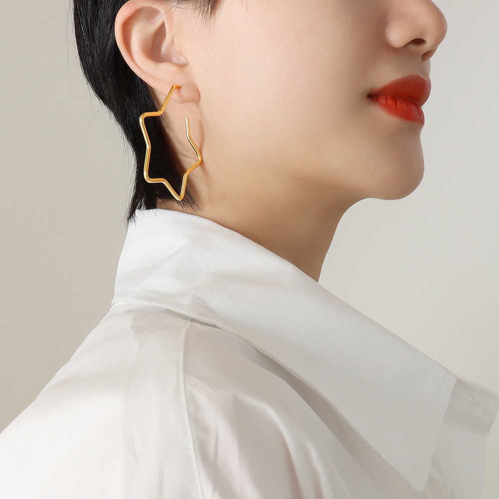 6:Gold Star Earrings-5.5cm