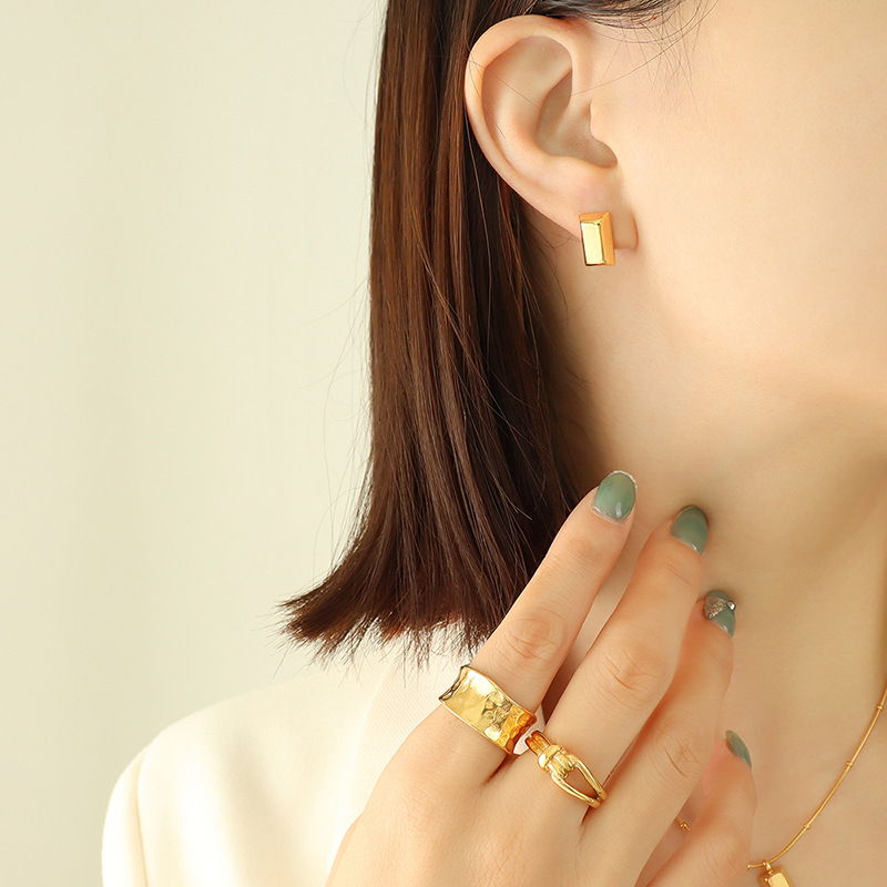 4:gold earrings