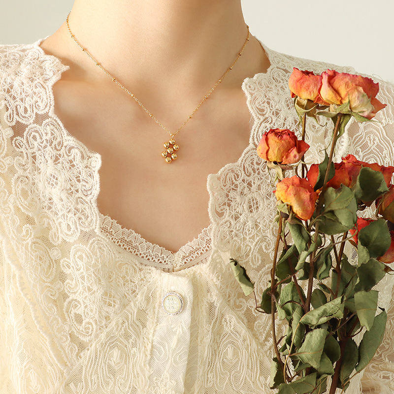 4:P039- Gold necklace -40 5cm