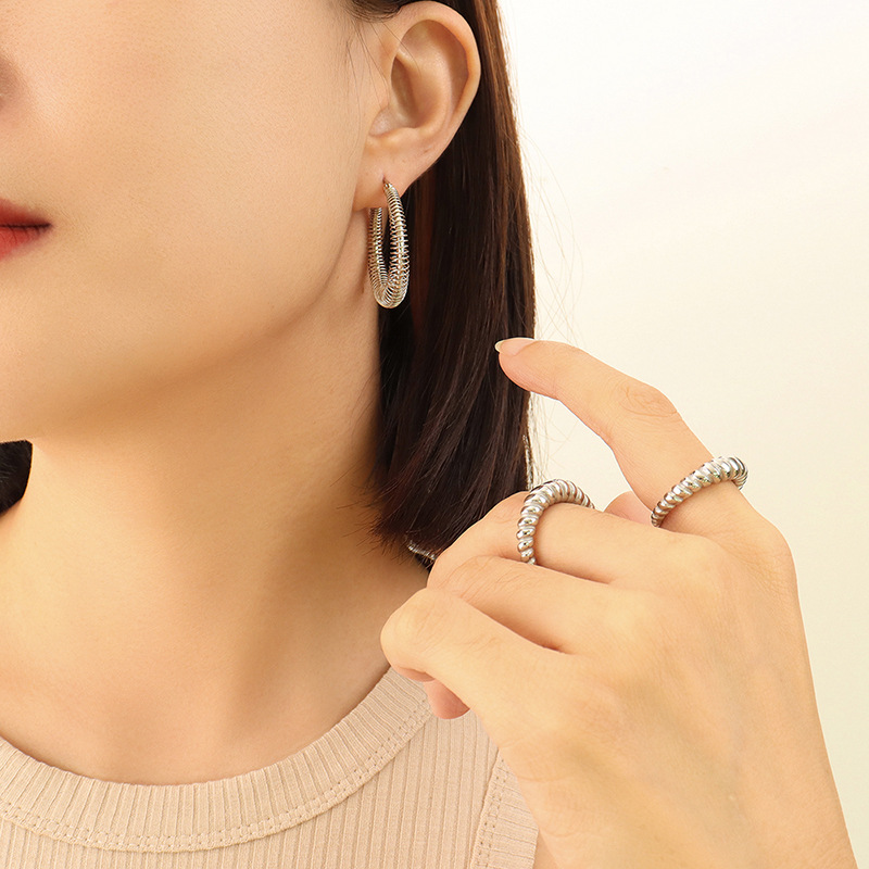 F585- Steel earrings -3.5cm