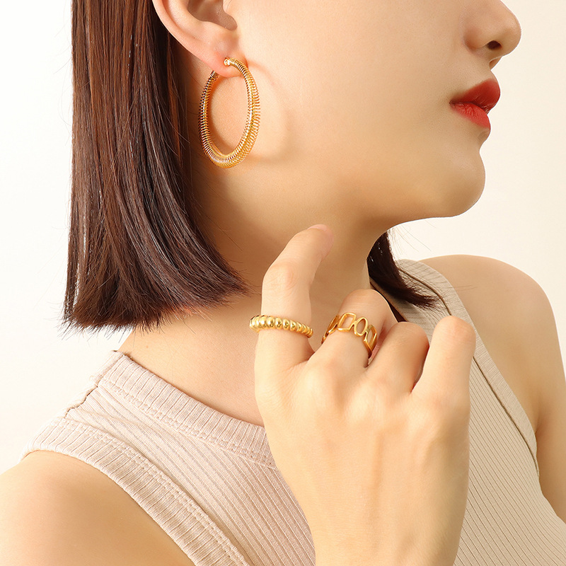 F585- Gold Earrings -4.5cm