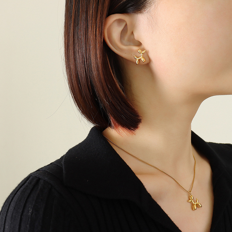 2:Gold Stud Earrings, 13.5x13.4mm