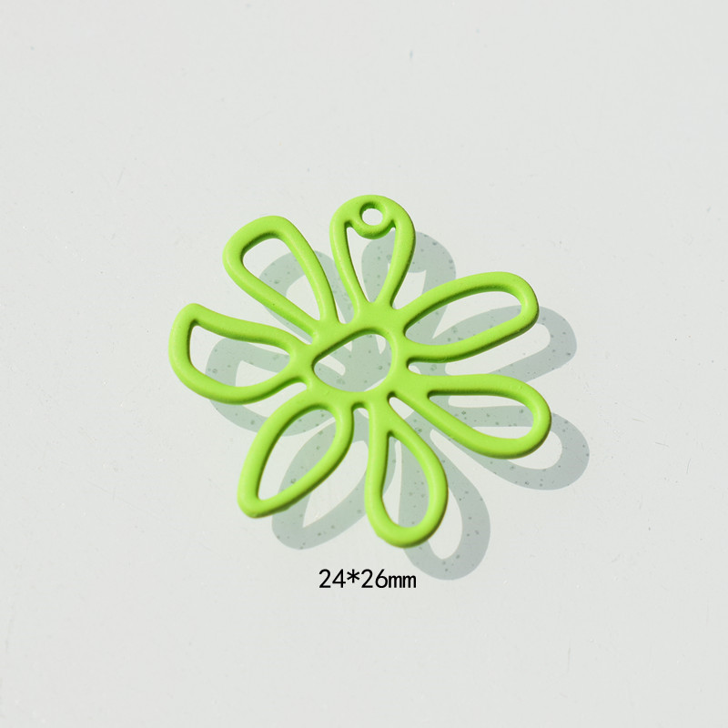 Hollow out large flowers light green 24x26mm