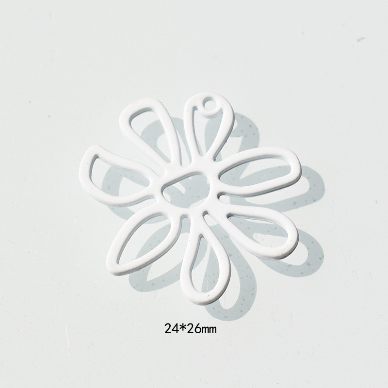 Hollow out big white flowers 24x26mm