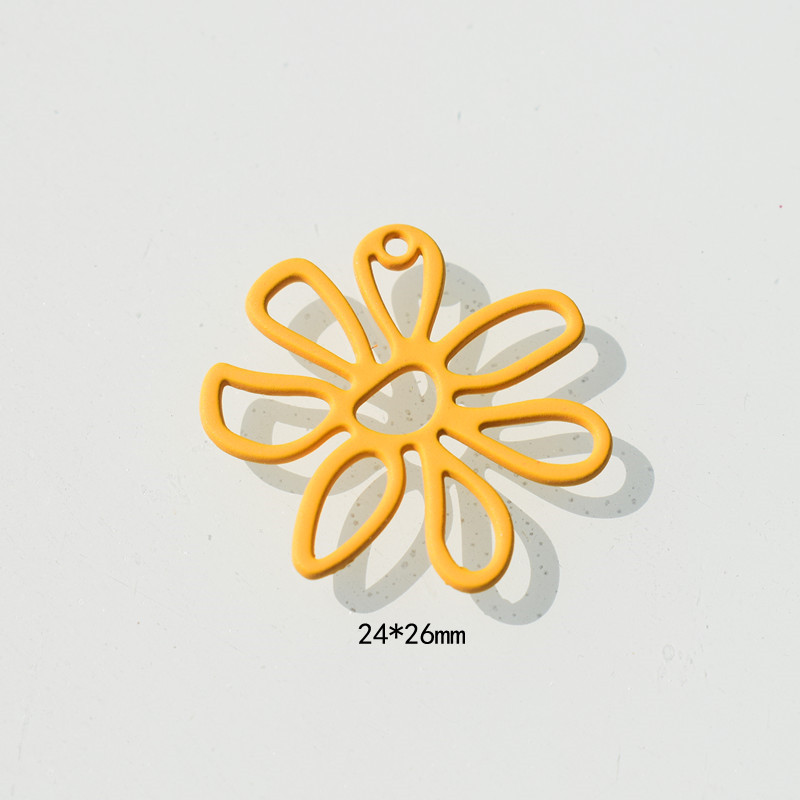 Hollow out large yellow flowers 24x26mm